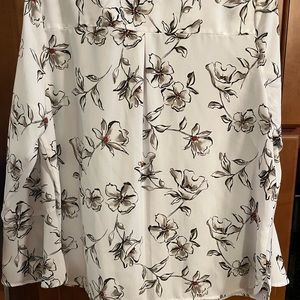 Apt 9 white with black flowers blouse. Lightweight long sleeve. XL